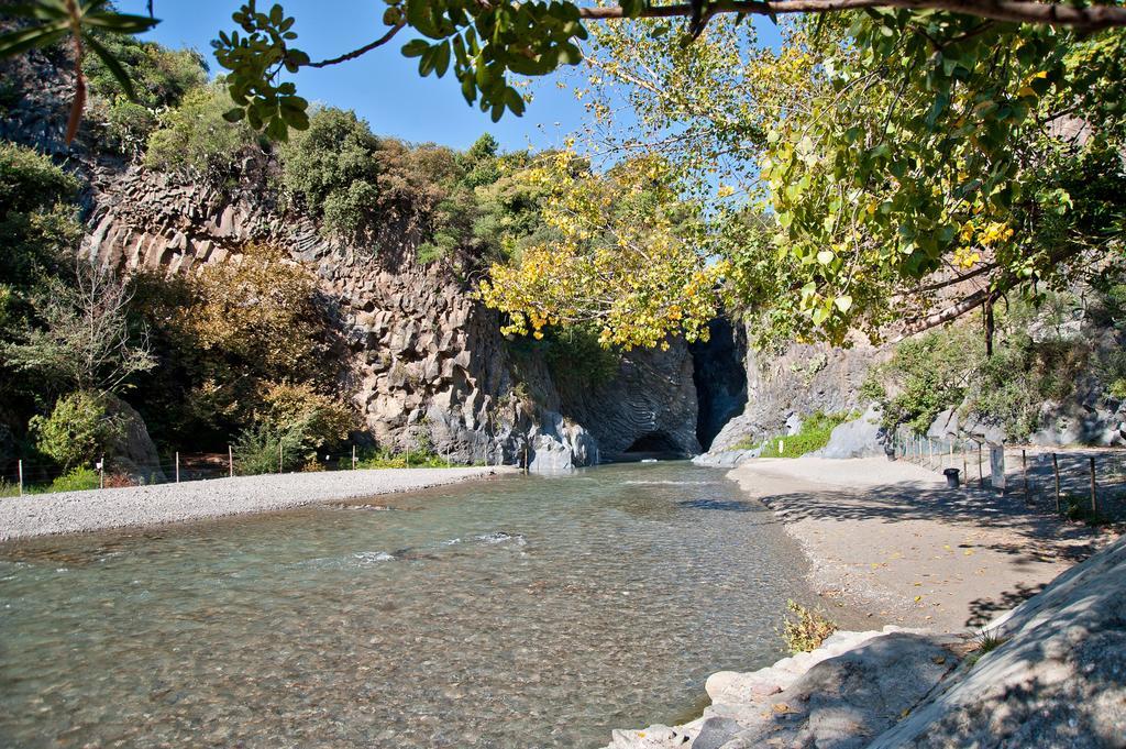 Glamping Alcantara Motta Camastra Exterior photo