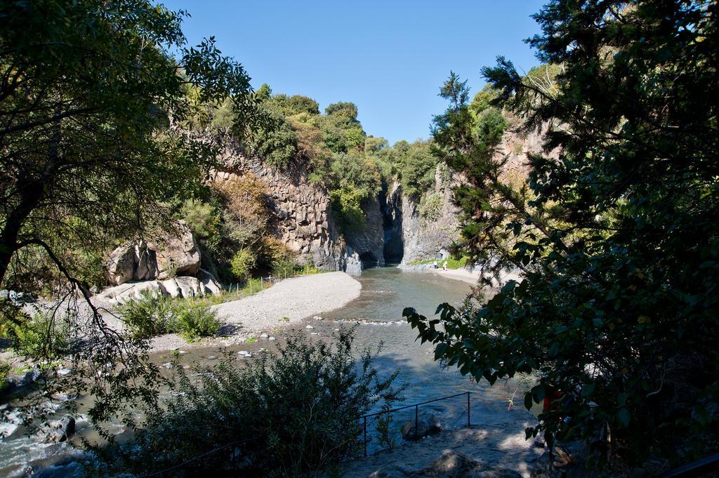 Glamping Alcantara Motta Camastra Exterior photo