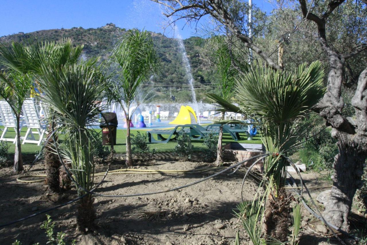 Glamping Alcantara Motta Camastra Exterior photo
