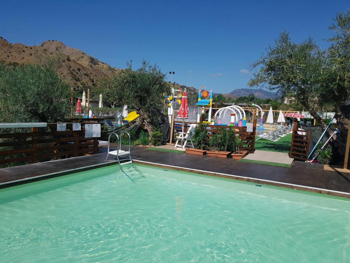 Glamping Alcantara Motta Camastra Exterior photo